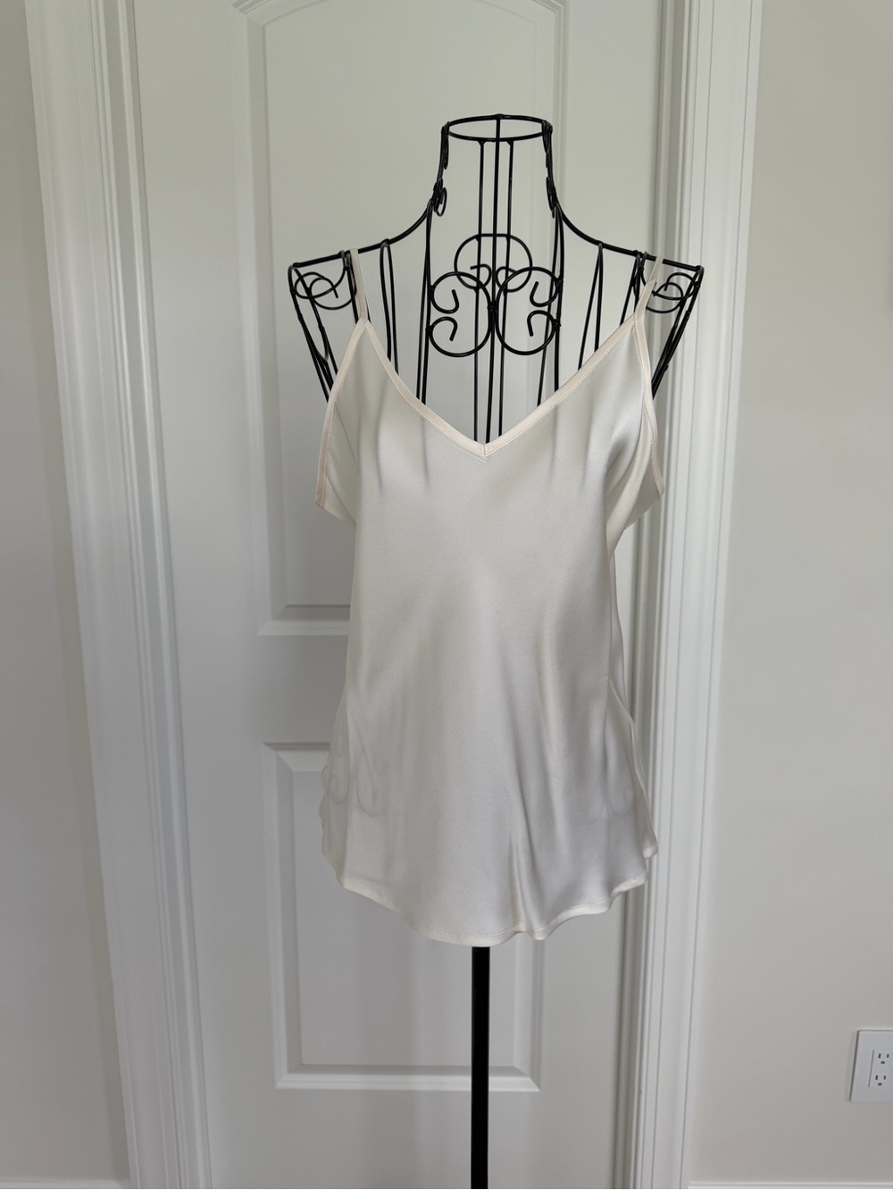 Source Unknown Cream V-Neck Satin Camisole